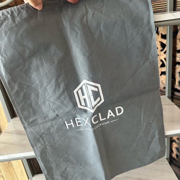 HexClad Hybrid Cookware Large 14” x 18” Gray Cookware Bag. - Picture 1 of 5